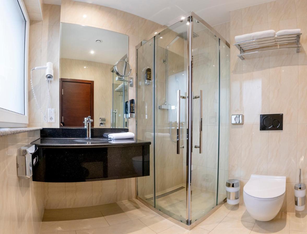 Palast Hotel Хюрт Экстерьер фото