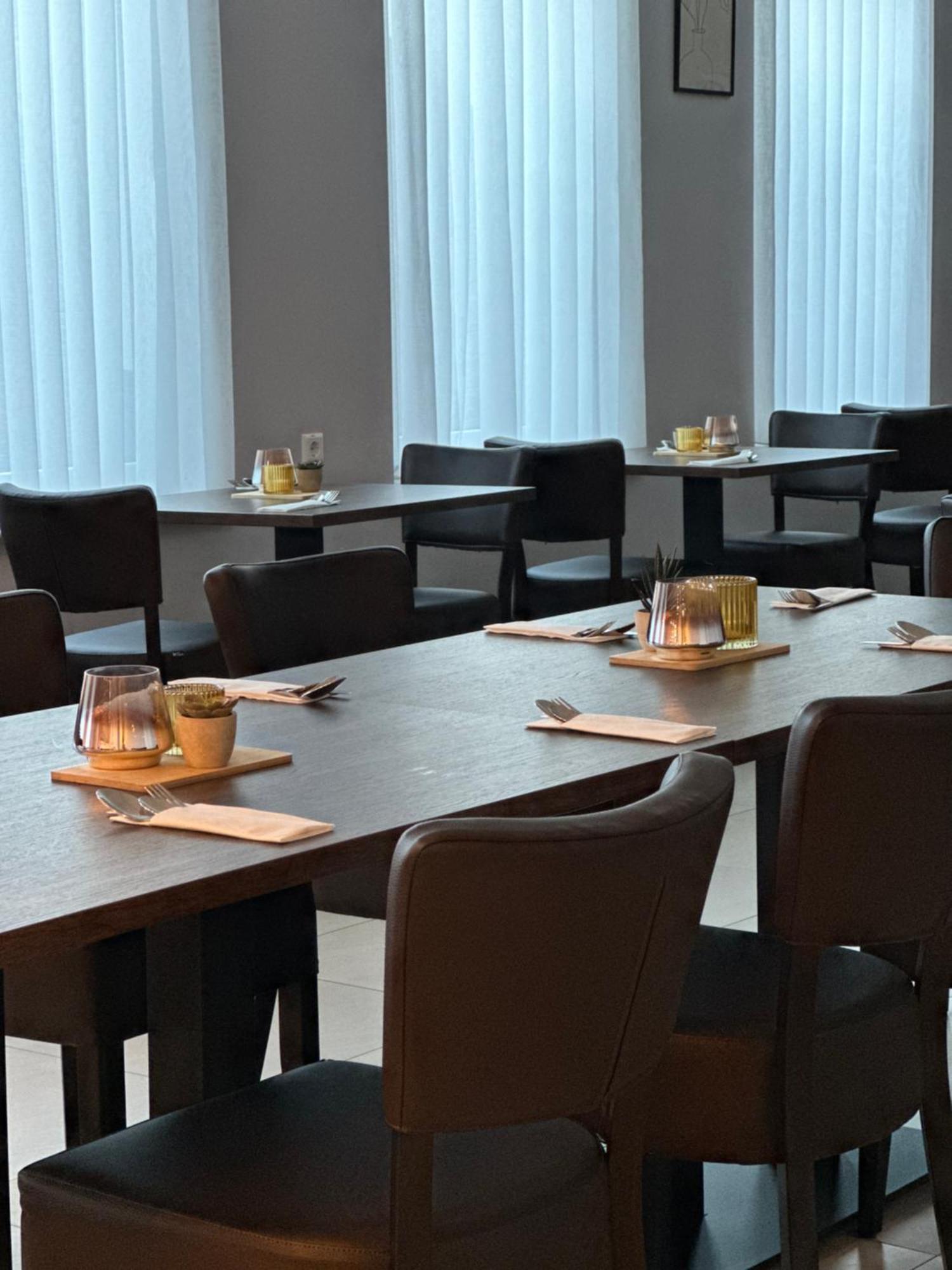 Palast Hotel Хюрт Экстерьер фото